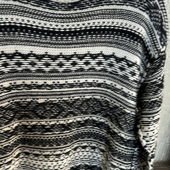 Nude
Fair Isle Oversize Sweater size Eruo 42 or US Large - Picture 6 of 10